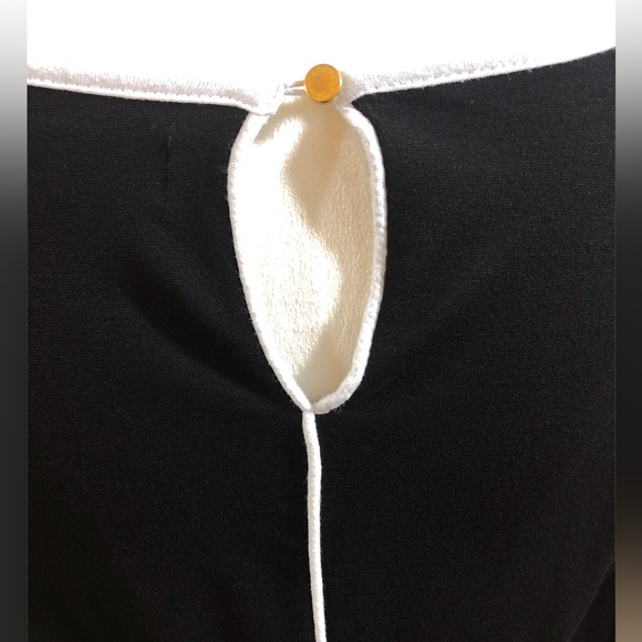 Venus Black & White Streamlined Dress. Size 10/12 - Picture 4 of 5